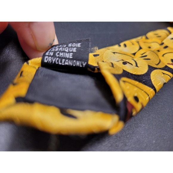 Tazmanian Devil Necktie Looney Toons Smiley Faces 4x58" - Picture 6 of 8